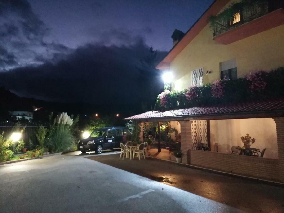 Willa Le Stanze Di Bacco Cagnano Amiterno Zewnętrze zdjęcie