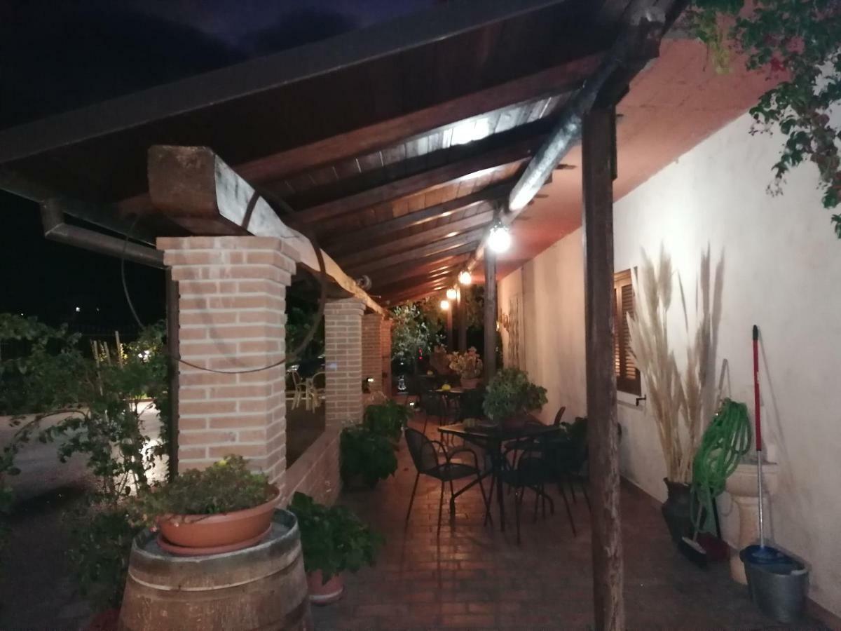 Willa Le Stanze Di Bacco Cagnano Amiterno Zewnętrze zdjęcie
